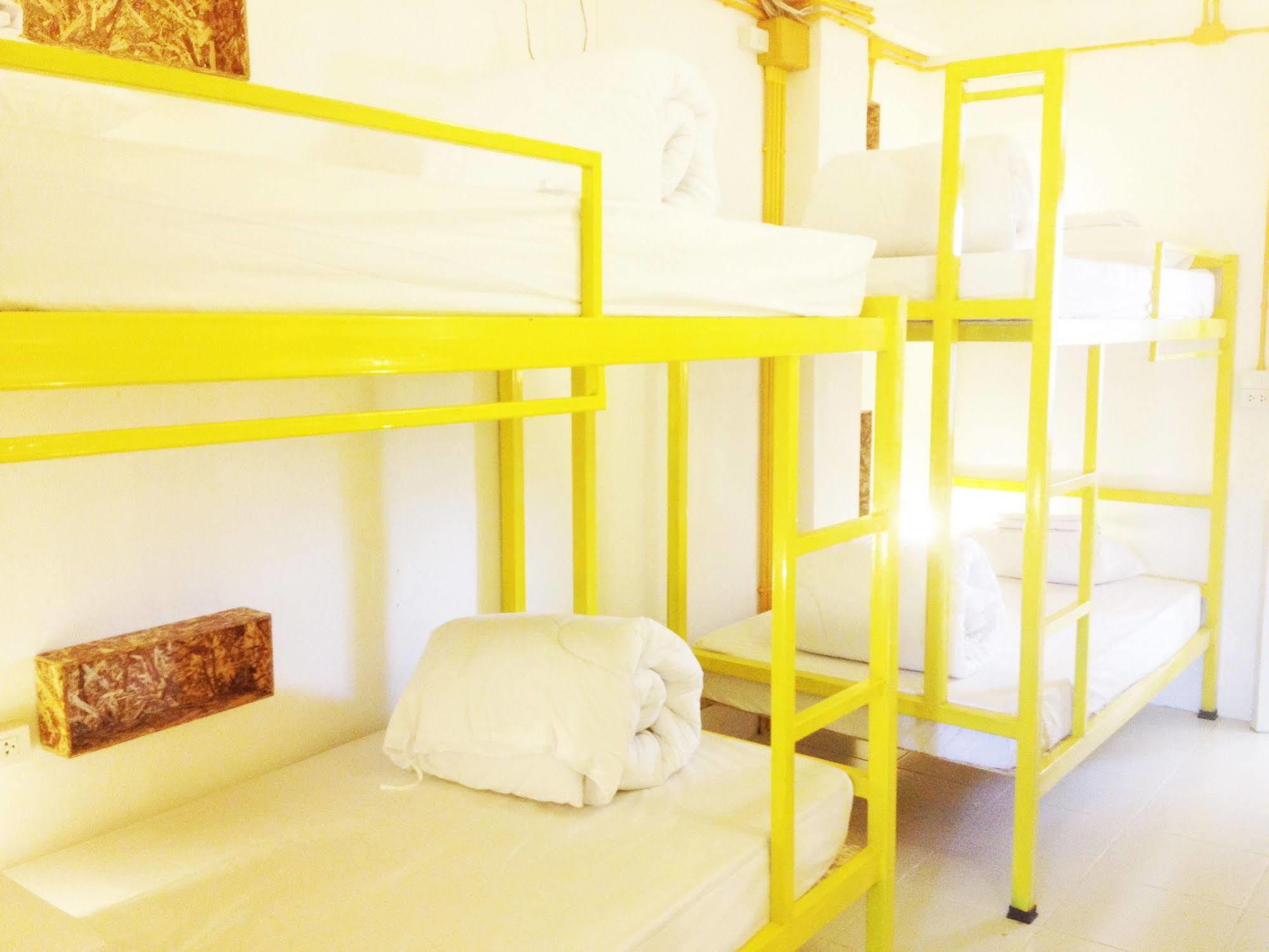 Safe And Sound Hostel Чиангмай Экстерьер фото