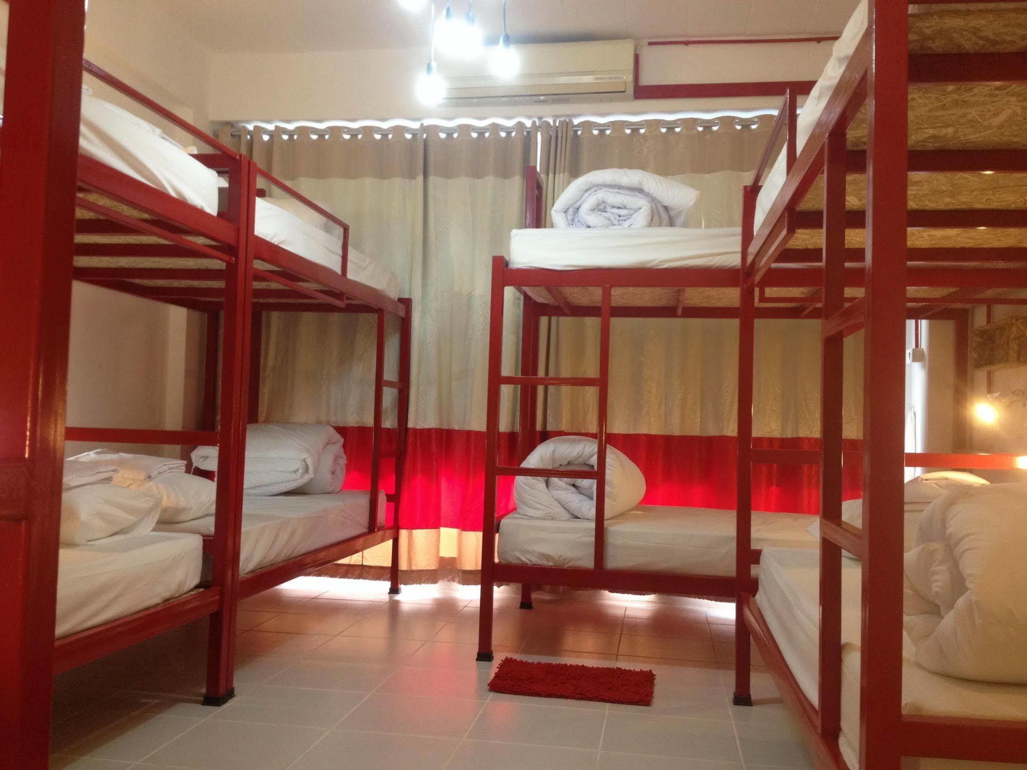 Safe And Sound Hostel Чиангмай Экстерьер фото